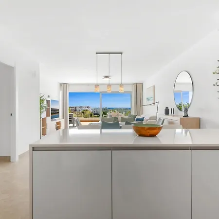 Peaceful Escape With Terrace Pool Estepona