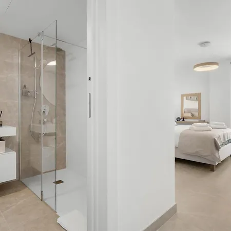 Lejlighed Peaceful Escape With Terrace Pool